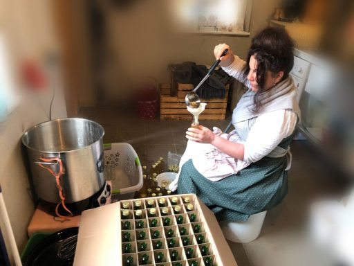 Abfüllen der Kräuterkraft-Öle