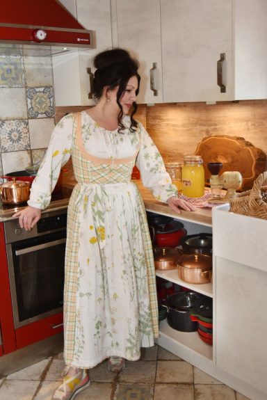 Manuela in der Nostalgieküche